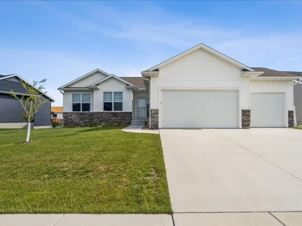 1326 Echo Ridge Ln, Marion, IA 52302