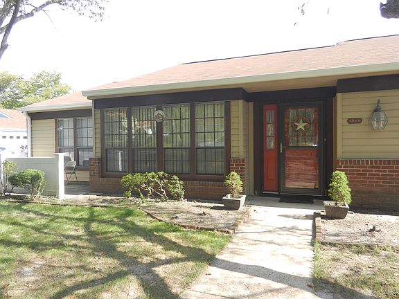 2nd image of 634A Devonshire Ln #A