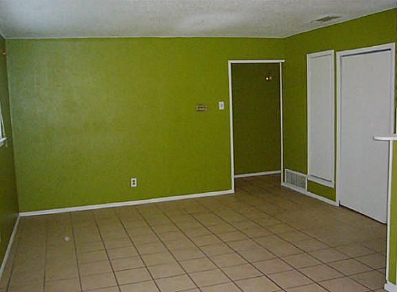 2nd image of 1441 Francis Ln