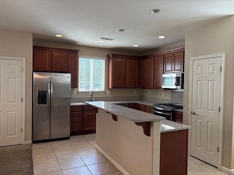2051 Virginia Lake Way — Photo 4