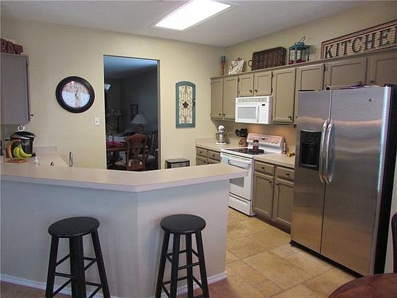 2nd image of 7432 Bear Lake Dr