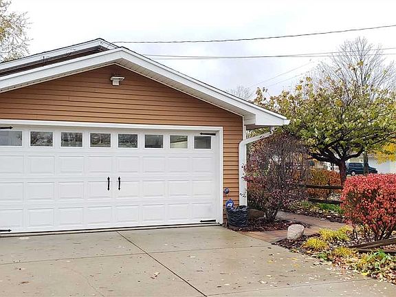3rd image of 3378 Northwood Pl