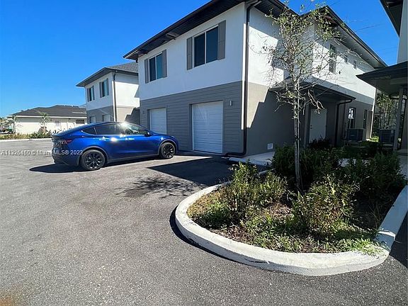 3rd image of 3523 SW Santa Barbara Pl #3523
