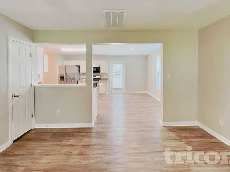 175 Crown Side Dr — Photo 2