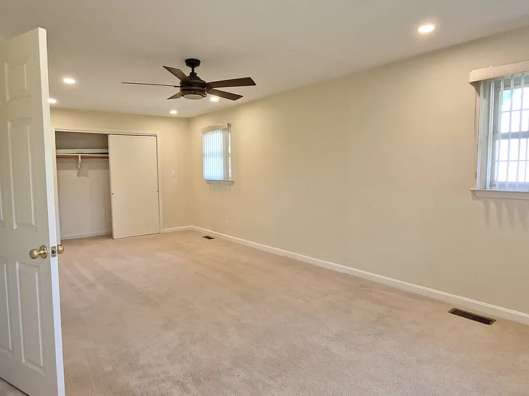 424 Lagrange Rd — Photo 4