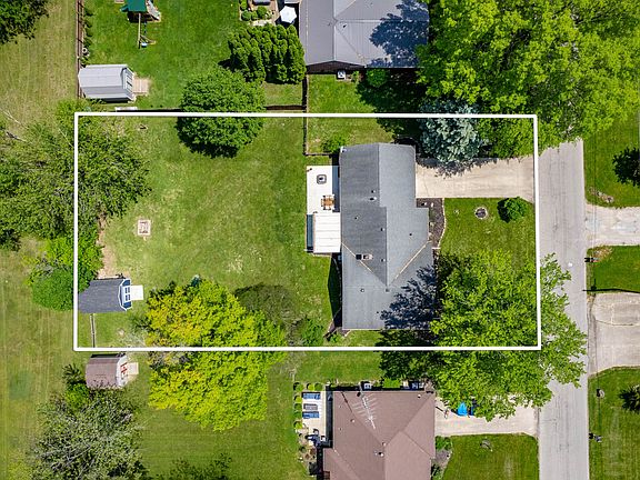 2nd image of 9104 W Lone Beech Dr