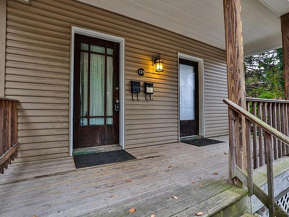 3rd image of 125 Parker St