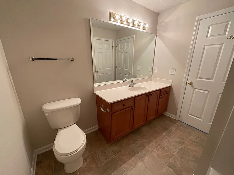 Meridian Park Apartments — Photo 134