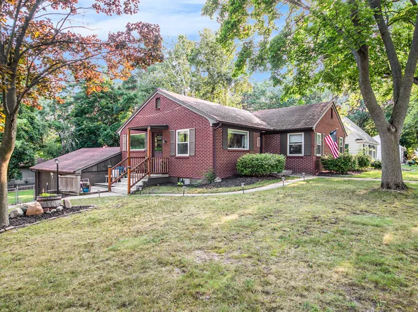822 W Orange St, Greenville, MI 48838
