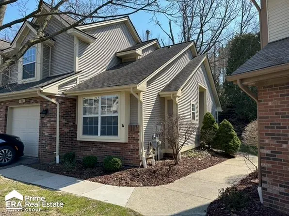 858 Whisperwood Trl, Fenton, MI 48430