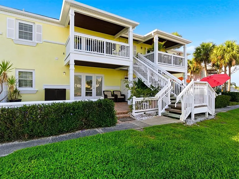 5174 Beach Dr SE #D — Photo 31