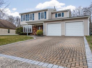 31 Berkshire Dr, Howell, NJ 07731