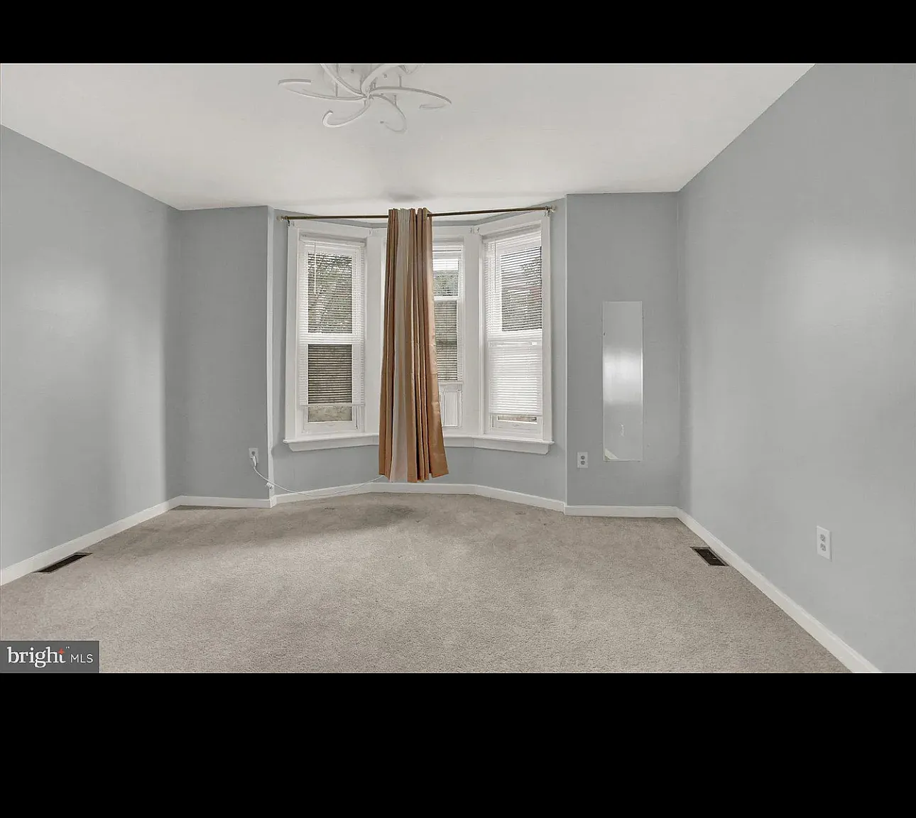 4 bed, 1842 sqft, $1,700 — Photo 4