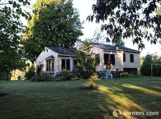 N8498 Pleasant Valley Ln, Watertown, WI 53094