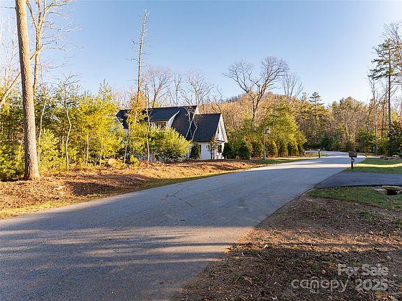 2nd image of 122 Upperfell Ct