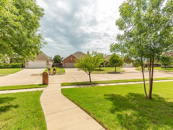 4th image of 524 Leatherman Dr