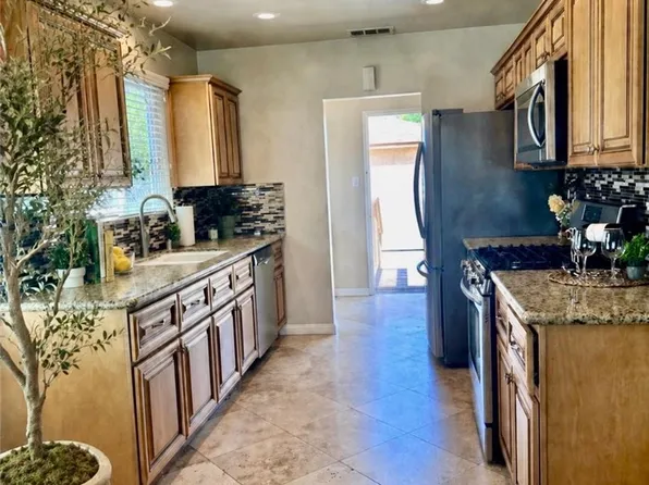 3927 Lees Ave, Long Beach, CA 90808