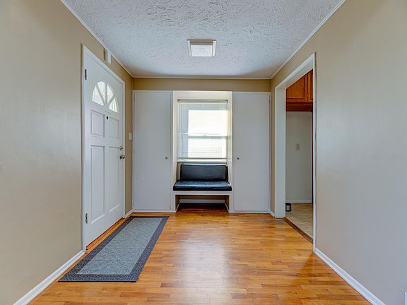 5th image of 17223 Casimir Ave