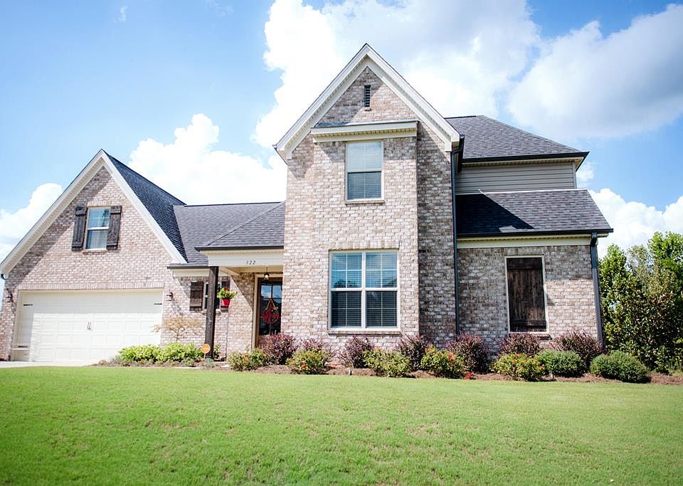 1st image of 322 Lakes Dr N