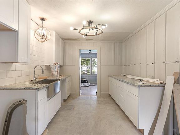 5th image of 438 Huntlee Dr