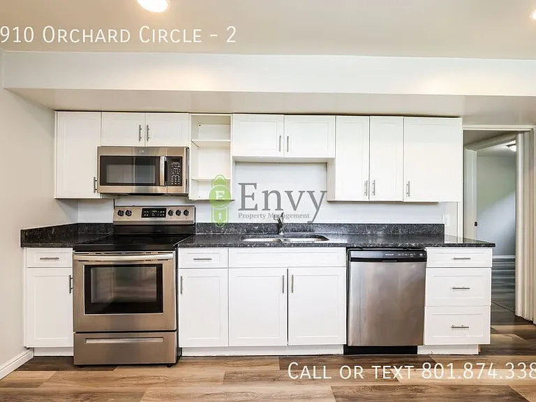 2910 Orchard Cir #2 — Photo 7