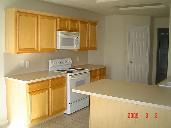 5th image of 414 Sun River Ln