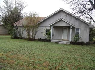 304 E Virginia St, Walters, OK 73572