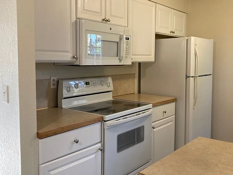3804 S Cascade St — Photo 4