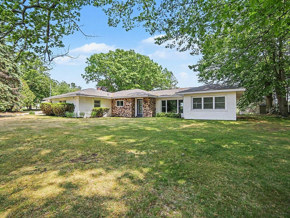 1st image of 1358 N Lakeshore Dr