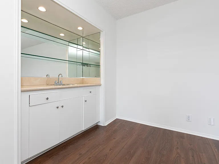 Beverly Regent — Photo 9
