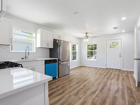 5th image of 1326 W WINNIPEG AVE