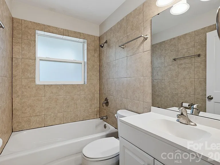 3101 Selwyn Ave — Photo 10