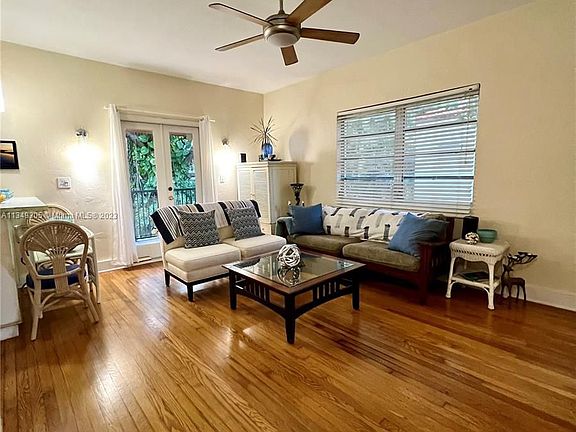 3rd image of 1550 Jefferson Ave APT 6