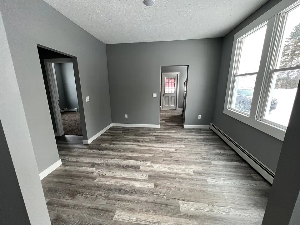 204 Clemsen Ave #2