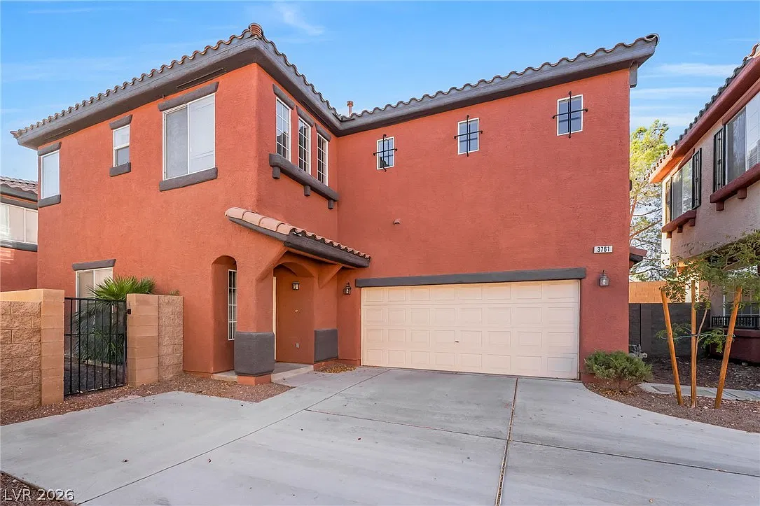 3 bed, 2.5 bath, 1849 sqft, $1,900 — Photo 2