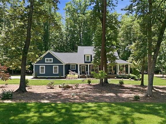 3rd image of 203 Spinnaker Ct
