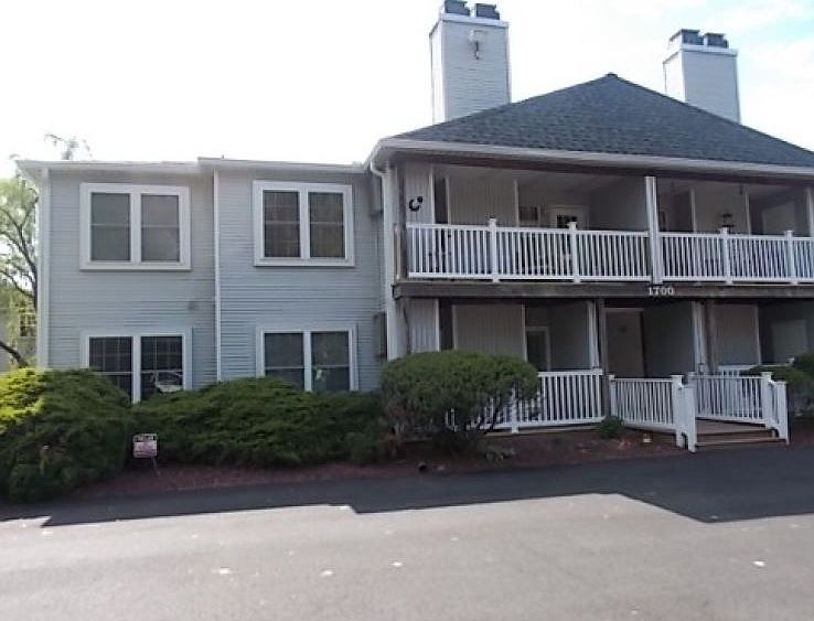 1st image of 1700 Waters Edge Dr