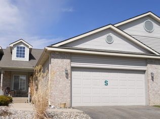 1835 Willow Creek Dr, Lansing, MI 48917
