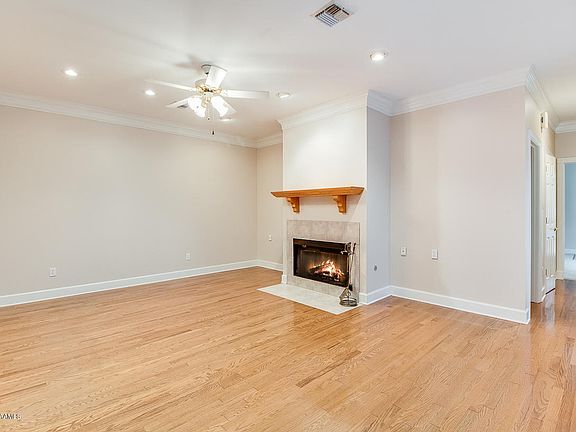 4th image of 102 Nickland Dr