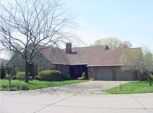 825 E Crestwood Dr, Evansville, IN 47715