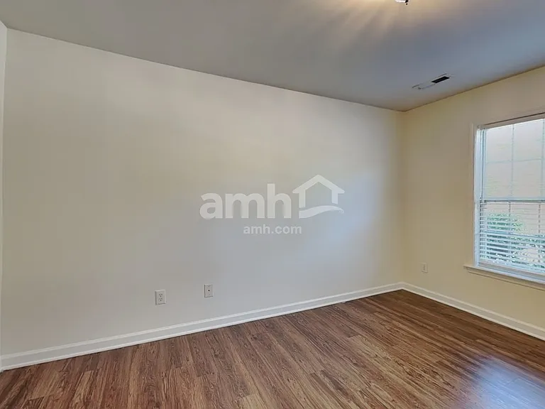 1867 Longmont Dr — Photo 19
