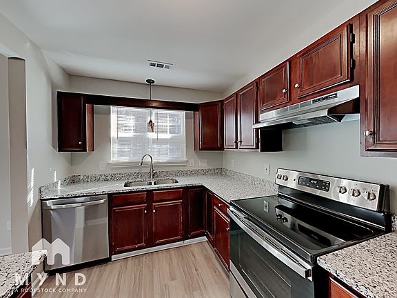 3rd image of 7515 Pence Pond Ln