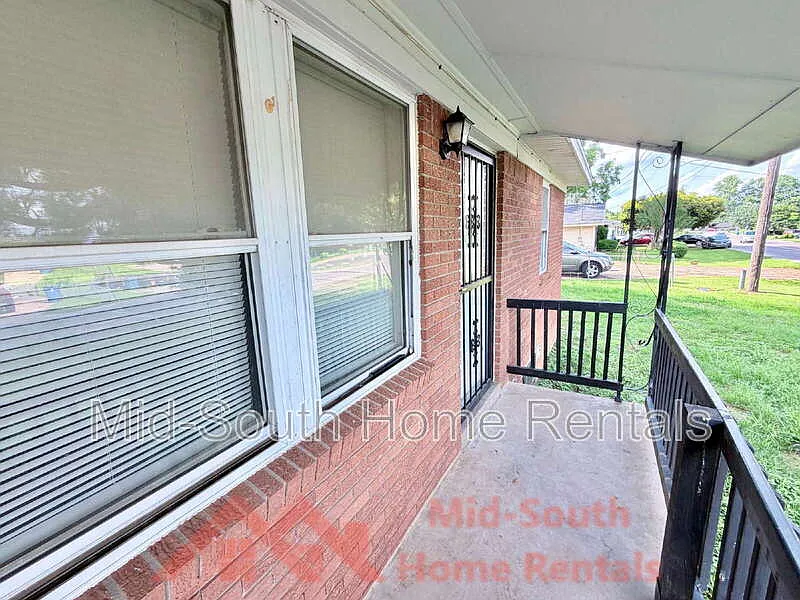 3 bed, 1.5 bath, 1190 sqft, $1,150 — Photo 4