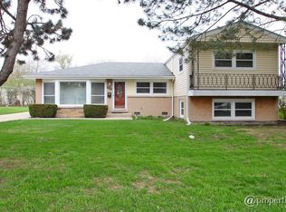 2746 Norma Ct, Glenview, IL 60025