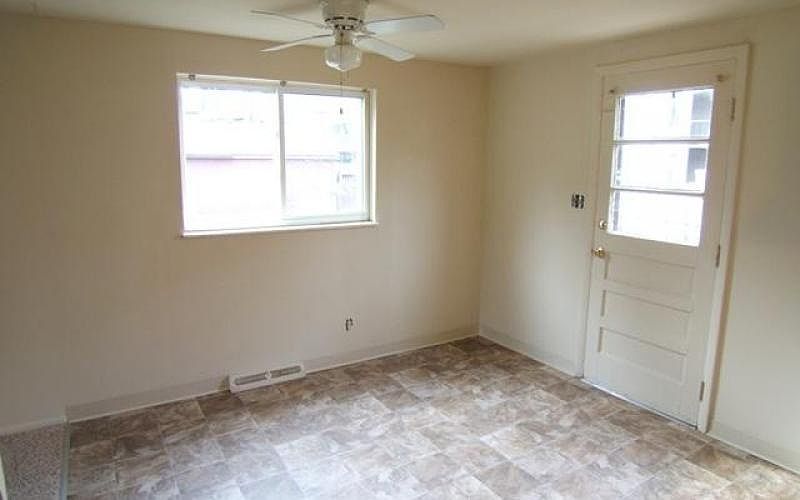 1st image of 927 Woodhill Dr