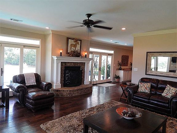 3rd image of 434 County Road 338