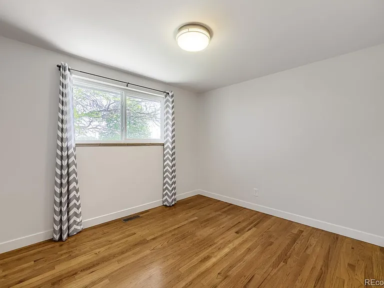 1640 Buchtel Blvd — Photo 3
