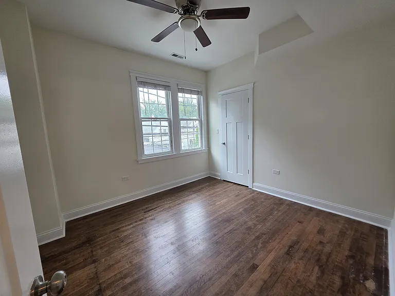 2343 W Winona St #2E — Photo 7