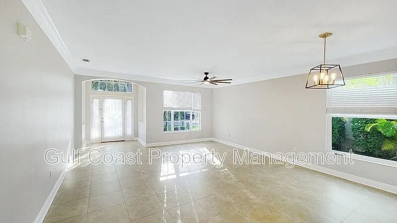 4 bed, 3.5 bath, 2930 sqft, $2,799 — Photo 2