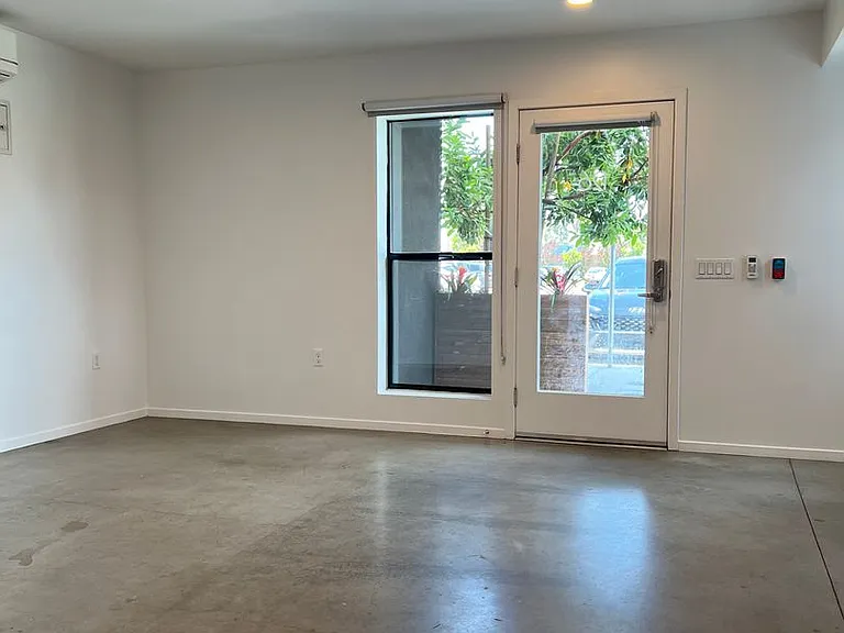 The Californian Coastal Apartments — Photo 26